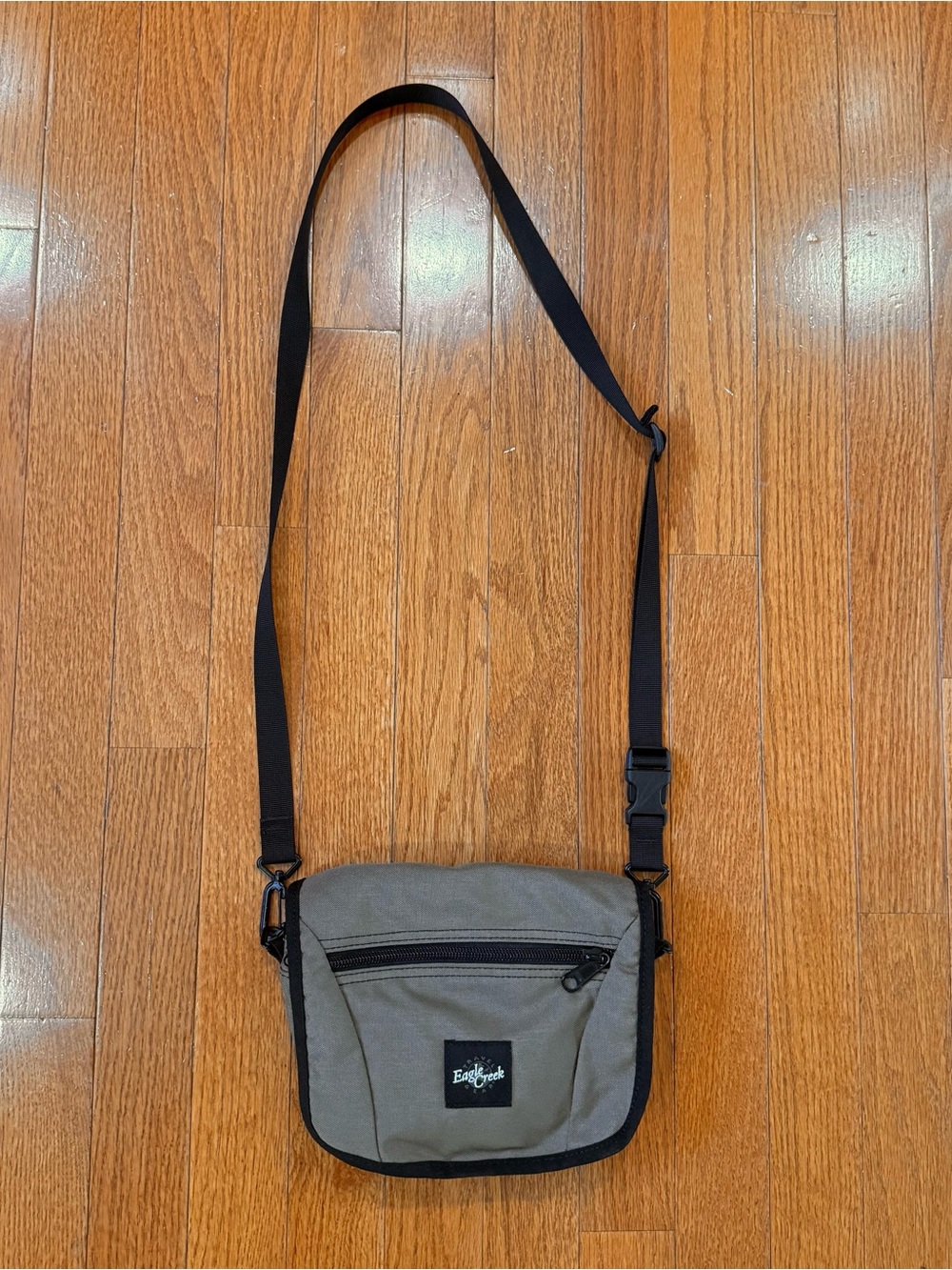 Vintage Eagle Creek Crossbody Shoulder Belt Waist Bag Small Travel Organizer